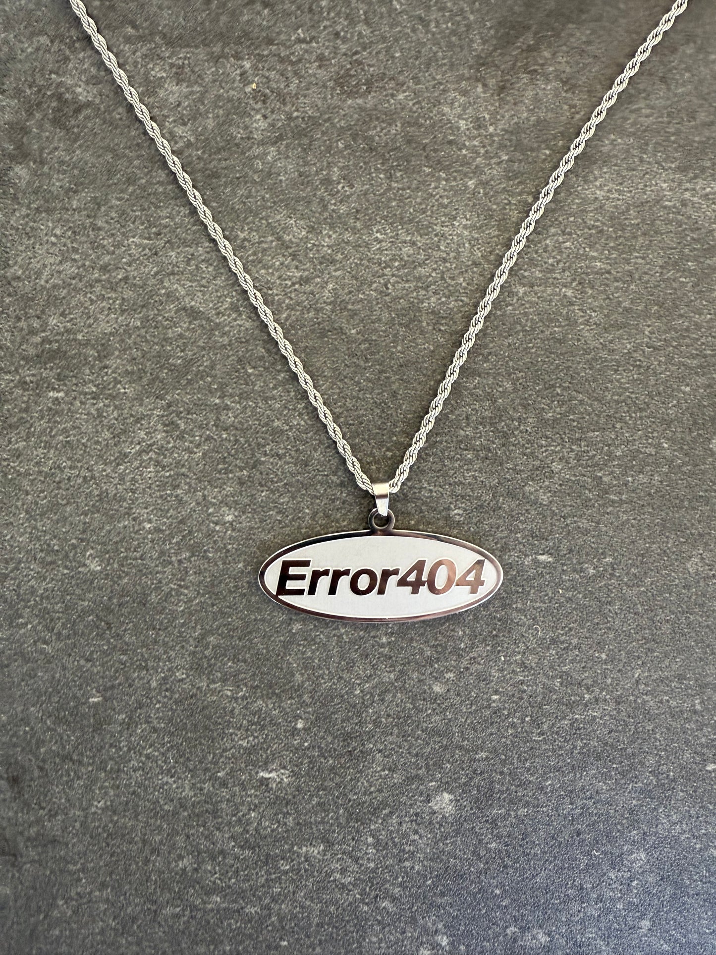 Pendentif ERROR:404 + chaîne
