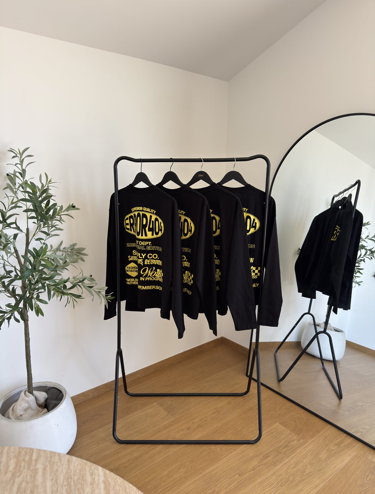 Long sleeve black and yellow